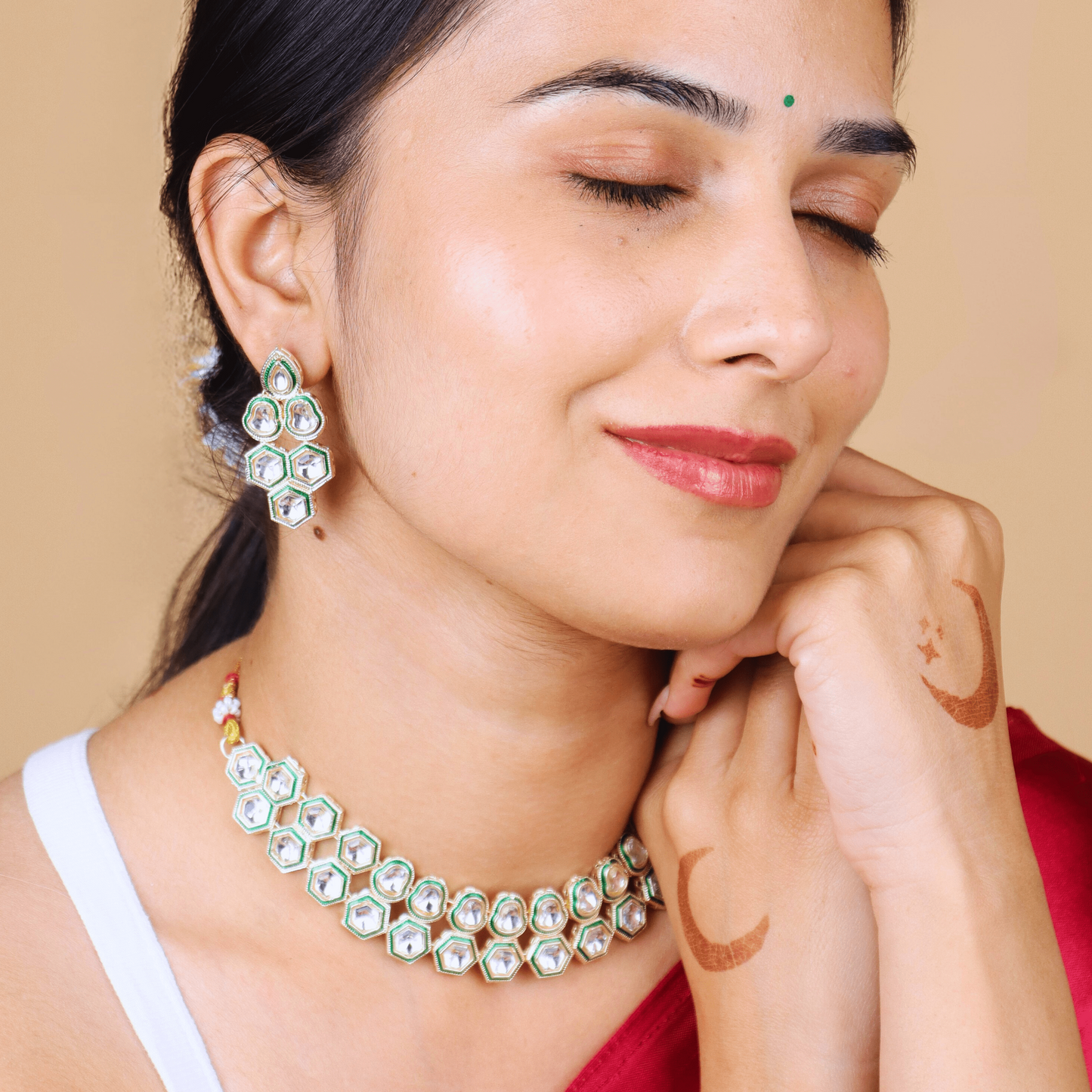 MIDAM™ Silver-Toned Kundan Jewellery Set