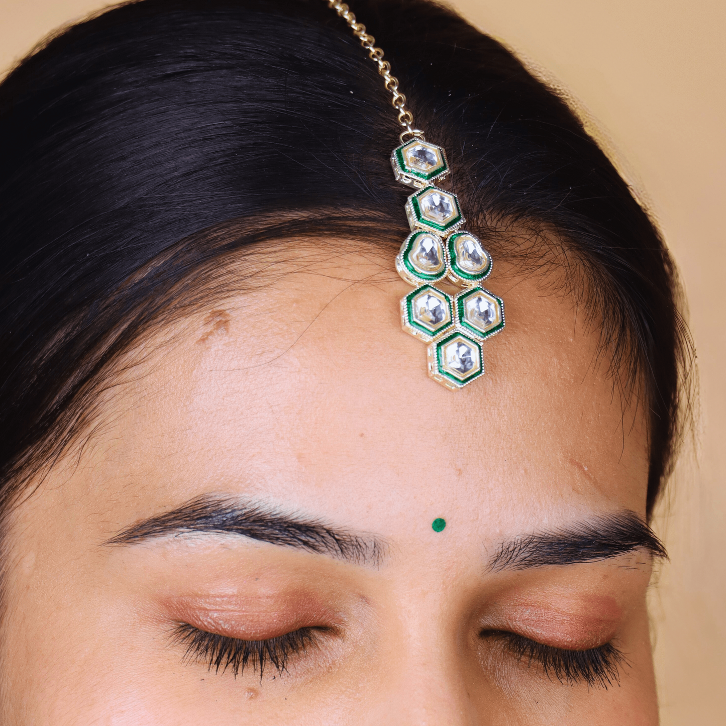 MIDAM™ Silver-Toned Kundan Jewellery Set