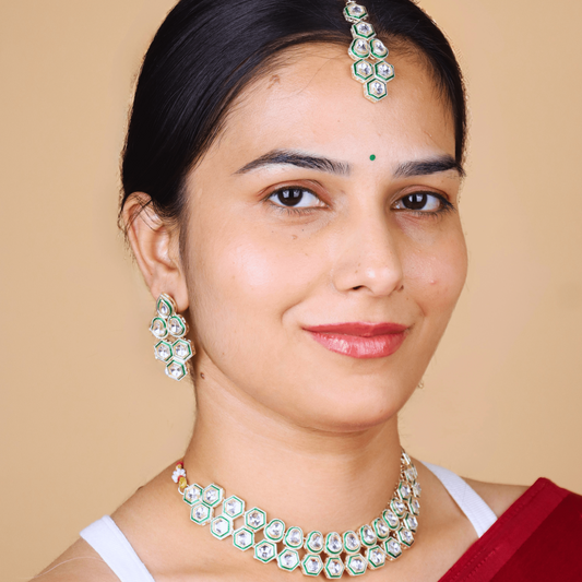 MIDAM™ Silver-Toned Kundan Jewellery Set