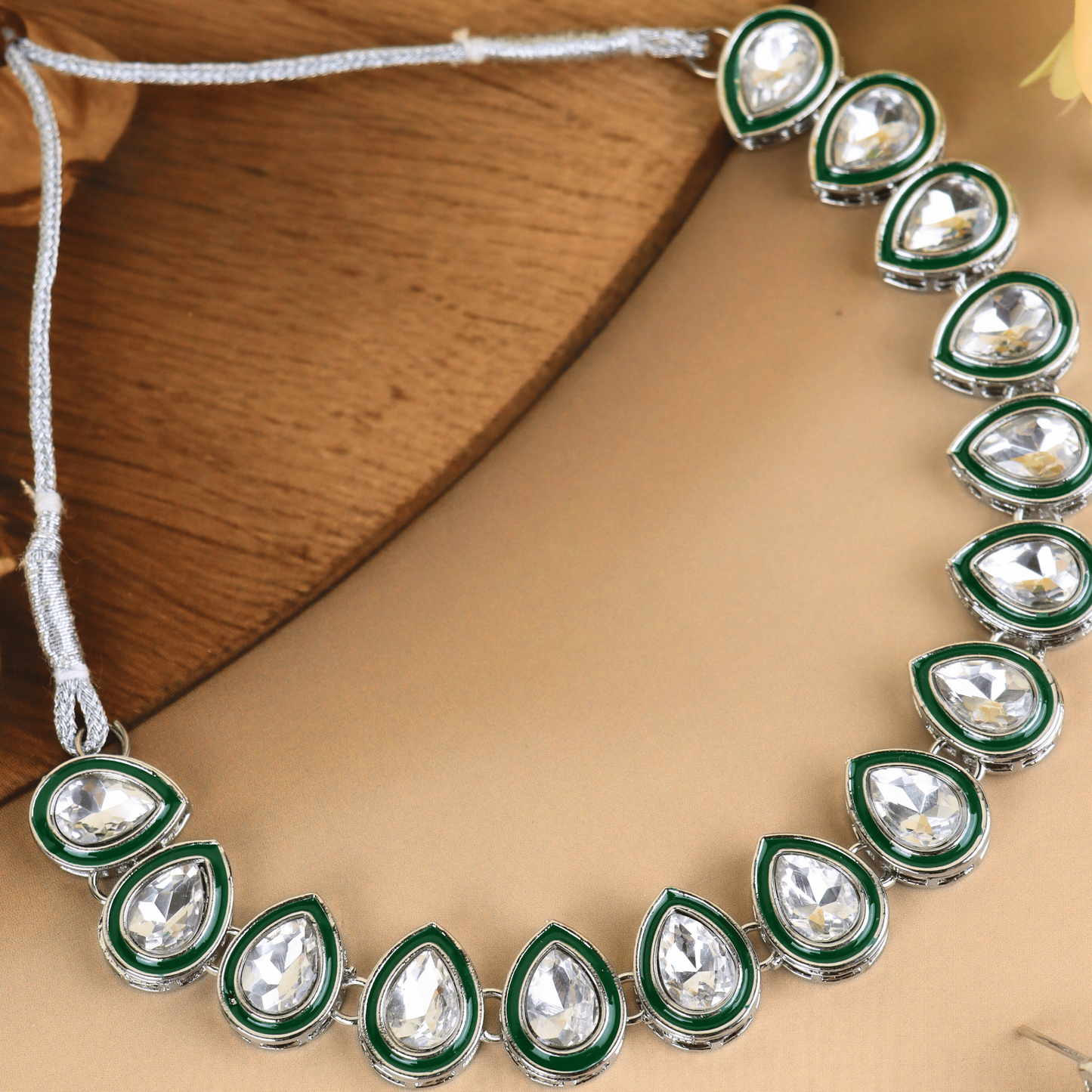 MIDAM™ Silver-Toned Kundan Studded Choker Jewellery Set