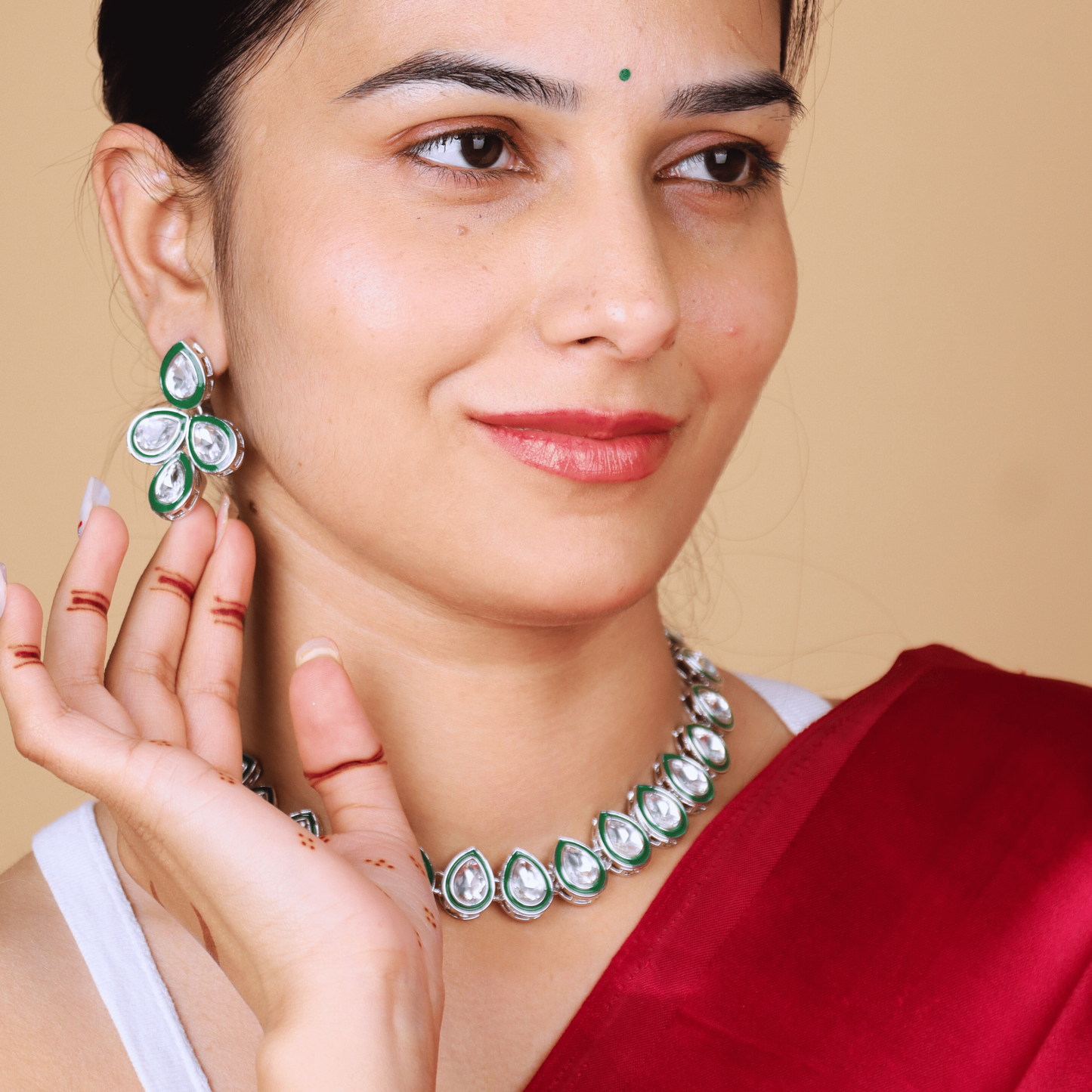 MIDAM™ Silver-Toned Kundan Studded Choker Jewellery Set