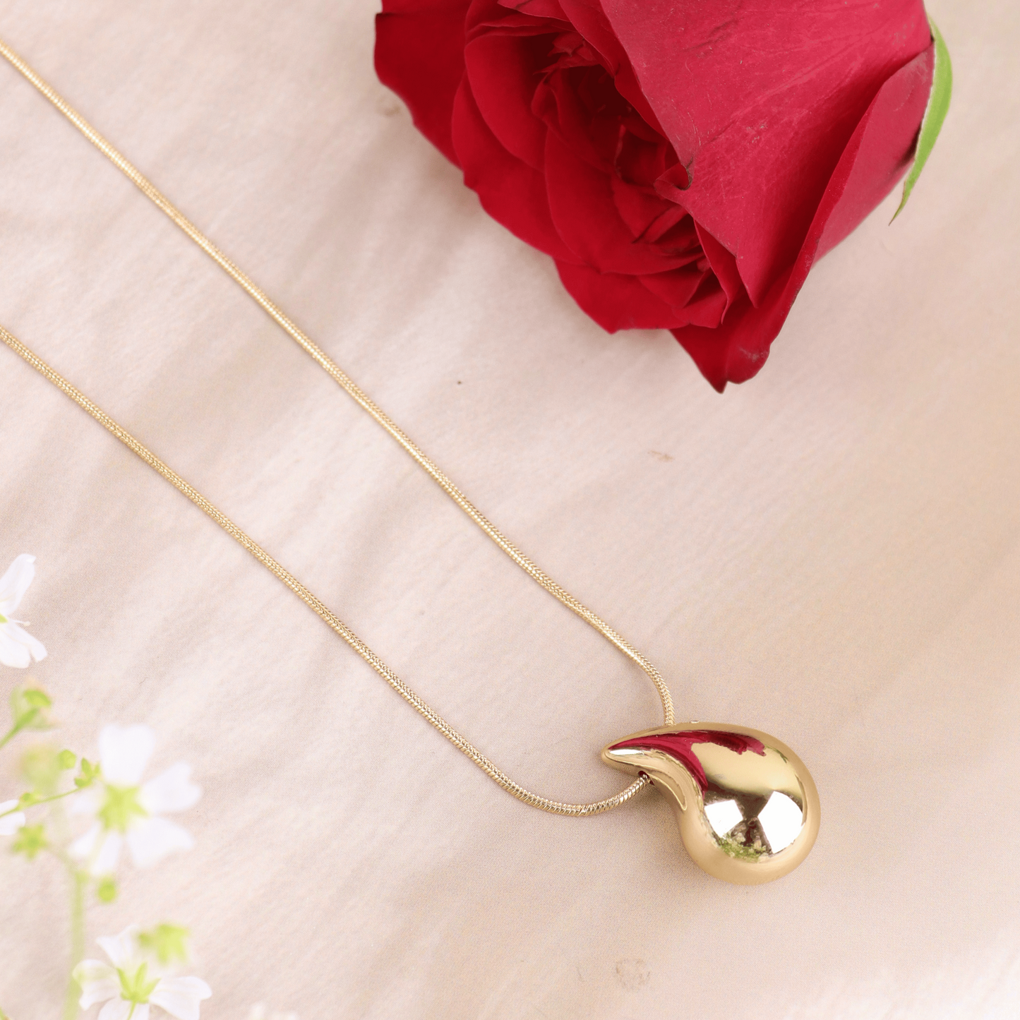 MIDAM™ Gold-Plated Anti-Tarnish Drop-Shaped Pendant & Earrings Set